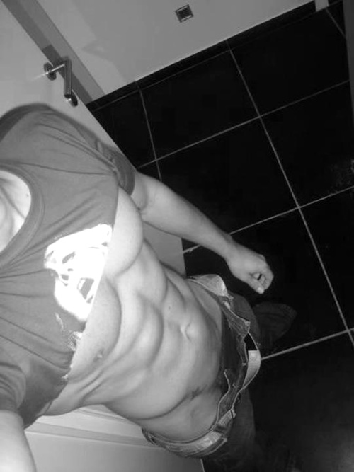 Awesome pic with a amazing toned body