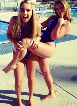 fucking sexy girls with hot bodies, defiantly would be fun together ;)