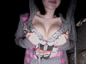 Hot photo with a fabulous emo