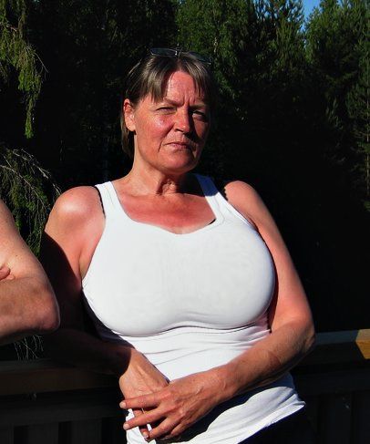big tit mom