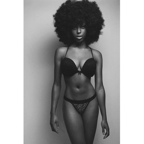 Hot ebony lace in awesome picture