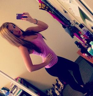 sexy girl selfshot in tight leggings showing off her tight ass ;)