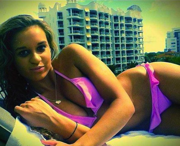 Sexy muscular body in a awesome amateur wife photo