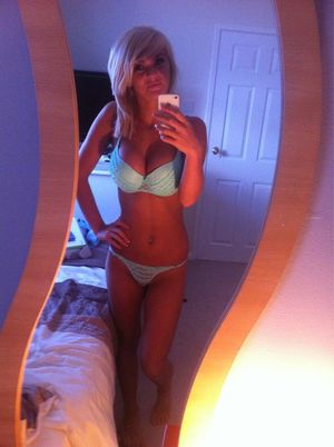 Superb blonde teen in incredible rookie selfshot photo