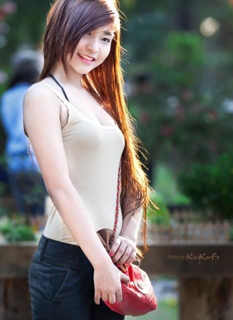 Sexy japanese in a awesome pic