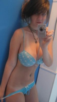 Amazing ash brown in this awesome amateur panties pic