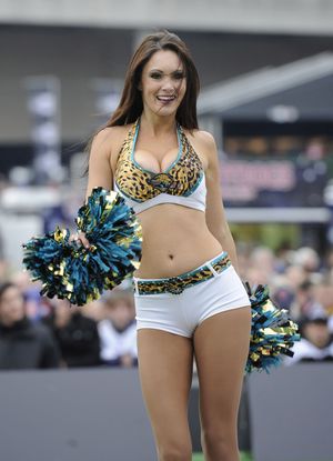 Sexy brunette in this incredible wife pic