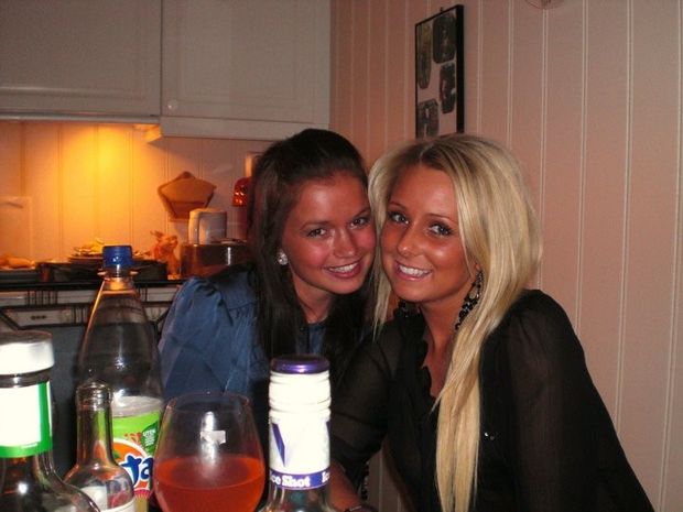 Beautiful brunette teen in this awesome ex-girlfriend picture
