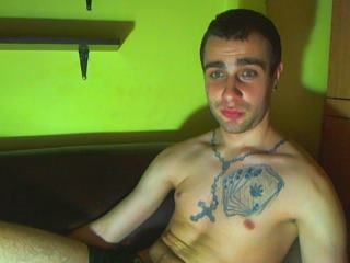 Looking for a gay dick washing sub.