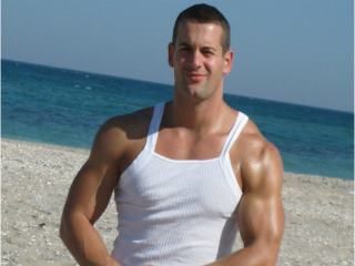 Ripped master looking for gay cunt slaves.