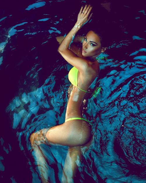 Yana floats