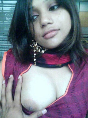 Indian Teen Showing her booby