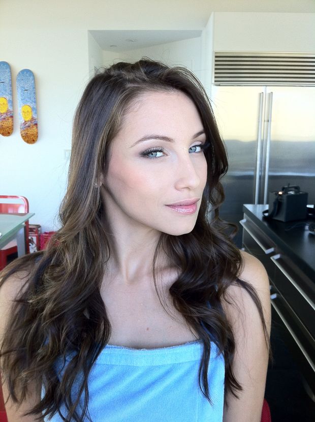 Hot photo with a amazing brunette