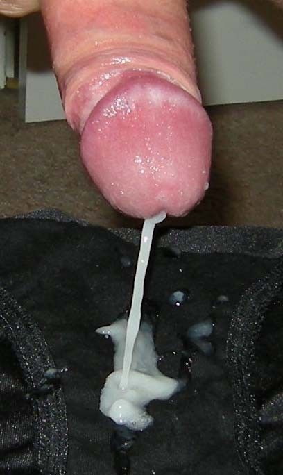 more cumming in my sisters panties