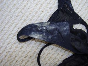 my sisters panties after she had them on yummmmmmmmmmm