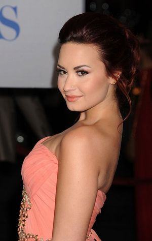Todayâ€™s Celeb Hottie â€“ Demi Lovato