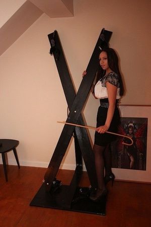 Mistress Sultry Belle