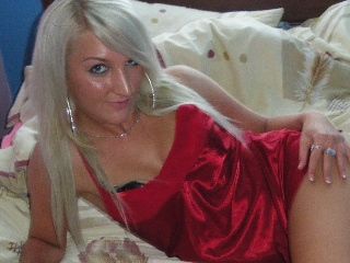 Sexy-Blondi hat 1 neues Bild im Profil!