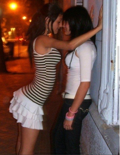 Beautiful lesbian in a incredible picture