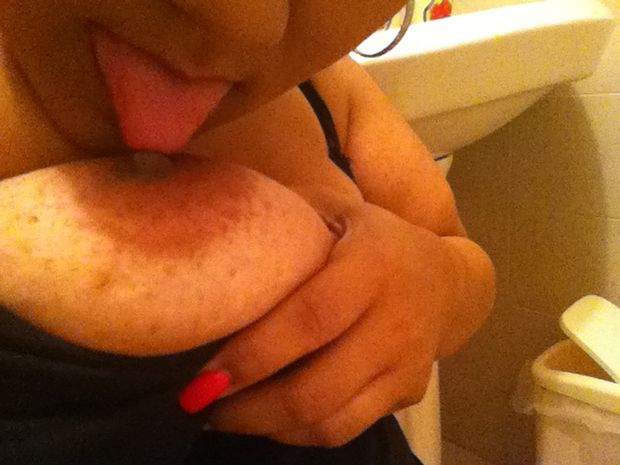 Amazing spanish mom in this hot homemade selfshot pic