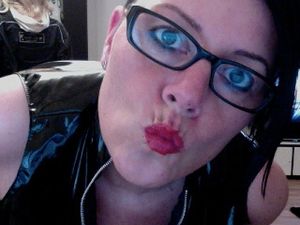 Molly-Sun hat 1 neuen Videoclip im Profil!