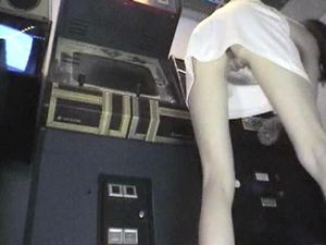 Nice catch! Skinny bitch with no panties get spied on