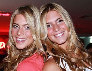 Bia and Branca, twin sisters Brazilian synchronized swimming. Beautiful!!!