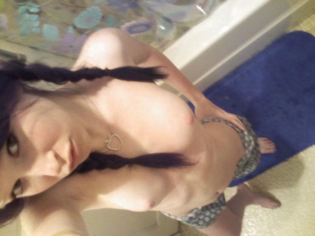 Awesome novice selfshot photo with a gorgeous brunette teen