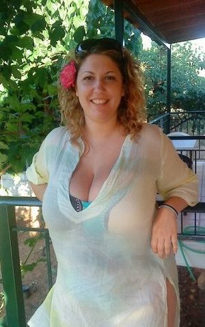 Hot beginners photo with a beautiful blonde full-figured