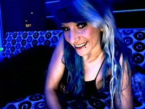 SexyBlueCat hat 1 neuen Videoclip im Profil!