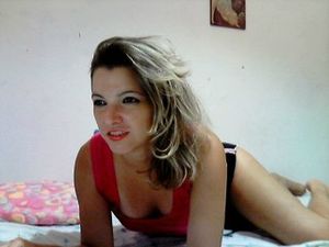 dimitra hat 1 neuen Videoclip im Profil!