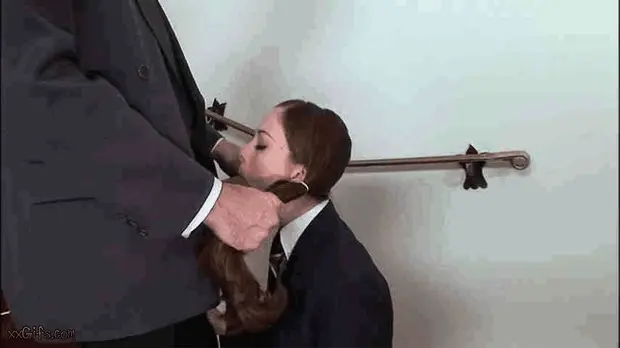 Horny School Girl Gives Great Blowjob To A Big Dick