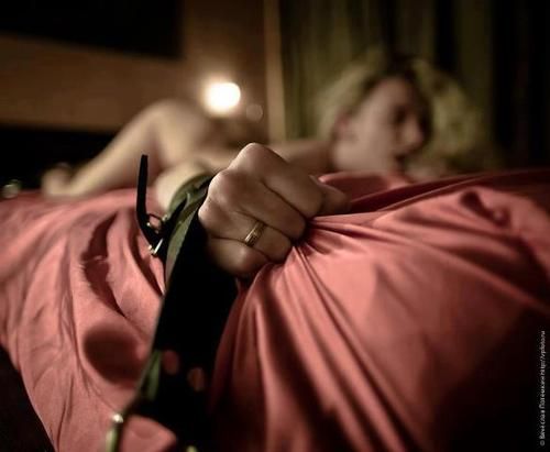 Beautiful blonde in a incredible bdsm picture