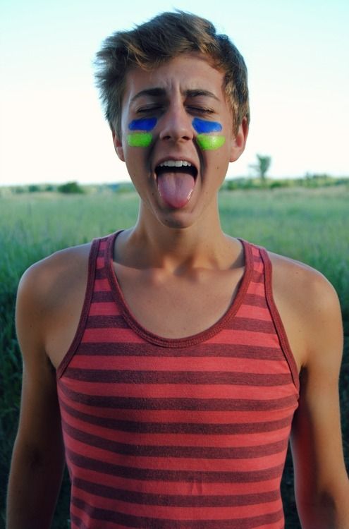 Hot gay teen in awesome picture