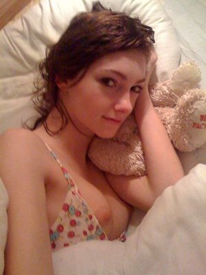 Lovely brunette hooters in a amazing rookie selfshot pic