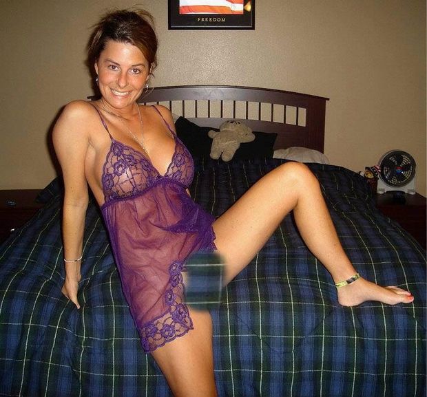 Awesome beginners photo with a fabulous mature amateur