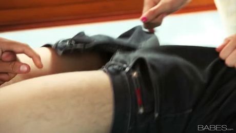 Incredible fucking vagina vid with a gorgeous brunette