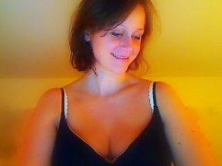 SexyLeni hat 1 neuen Videoclip im Profil!
