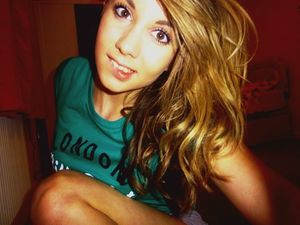 Awesome rookie selfshot pic with a hot blonde novice