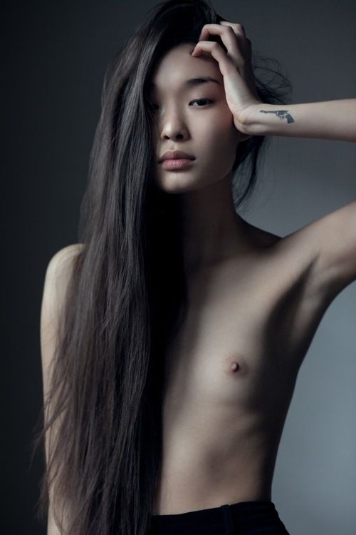 Hot asian teen in a awesome picture