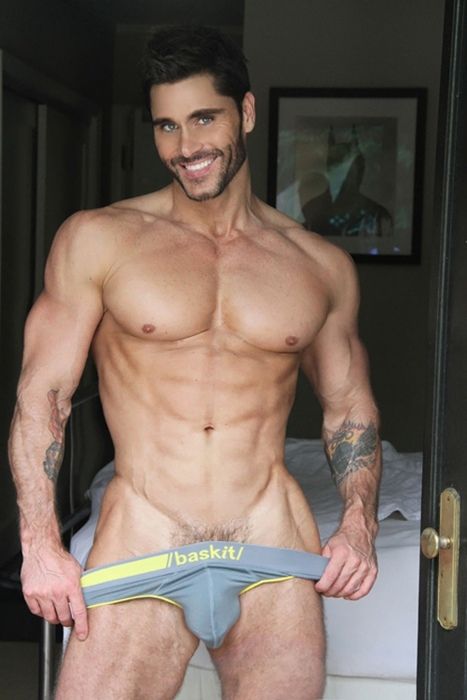 Amazing photo featuring hot gay muscular body