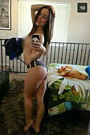 18 year old send me this (snapchat) [this is not the original one, I've censored it. want the original one mail me: