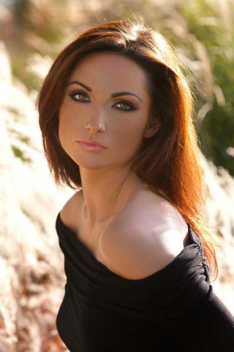 Beautiful bedroom eyes!  And a beautiful face meant for showering thick loads of ejaculate all over it!  She'd make a great cum-faced girl!