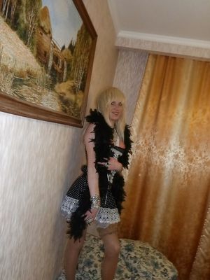 Lovely blonde in this amazing cosplay picture