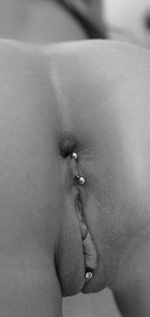 Incredible pussy pic with stunning ass