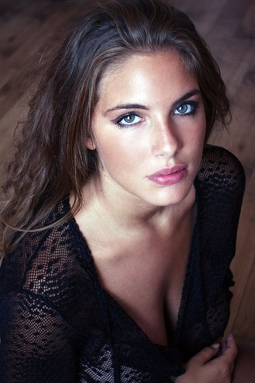 Looks into your soul!