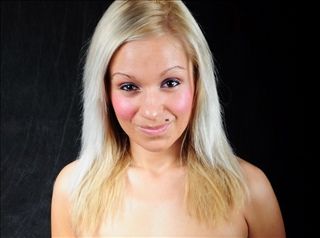 BlondeMikaela hat 1 neuen Videoclip im Profil!