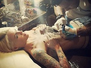Lipstick Lesbo Ruby Rose Gettin Inked...