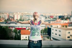 Gorgeous blonde in a amazing photo