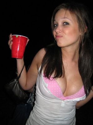 I think because of alcohol this girl forgot to close her top ... - KCCO